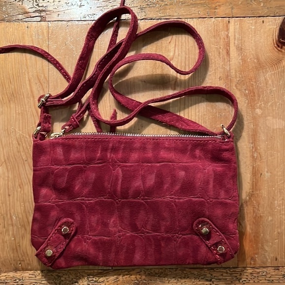 𝅺LINEA Pelle Collection Red Croc Embossed Suede Crossbody Bag - Picture 2 of 9